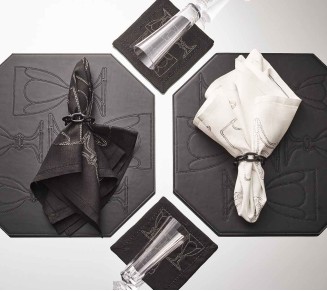 Harcourt Napkin in White & Silver, Set of 4 in a Gift Box